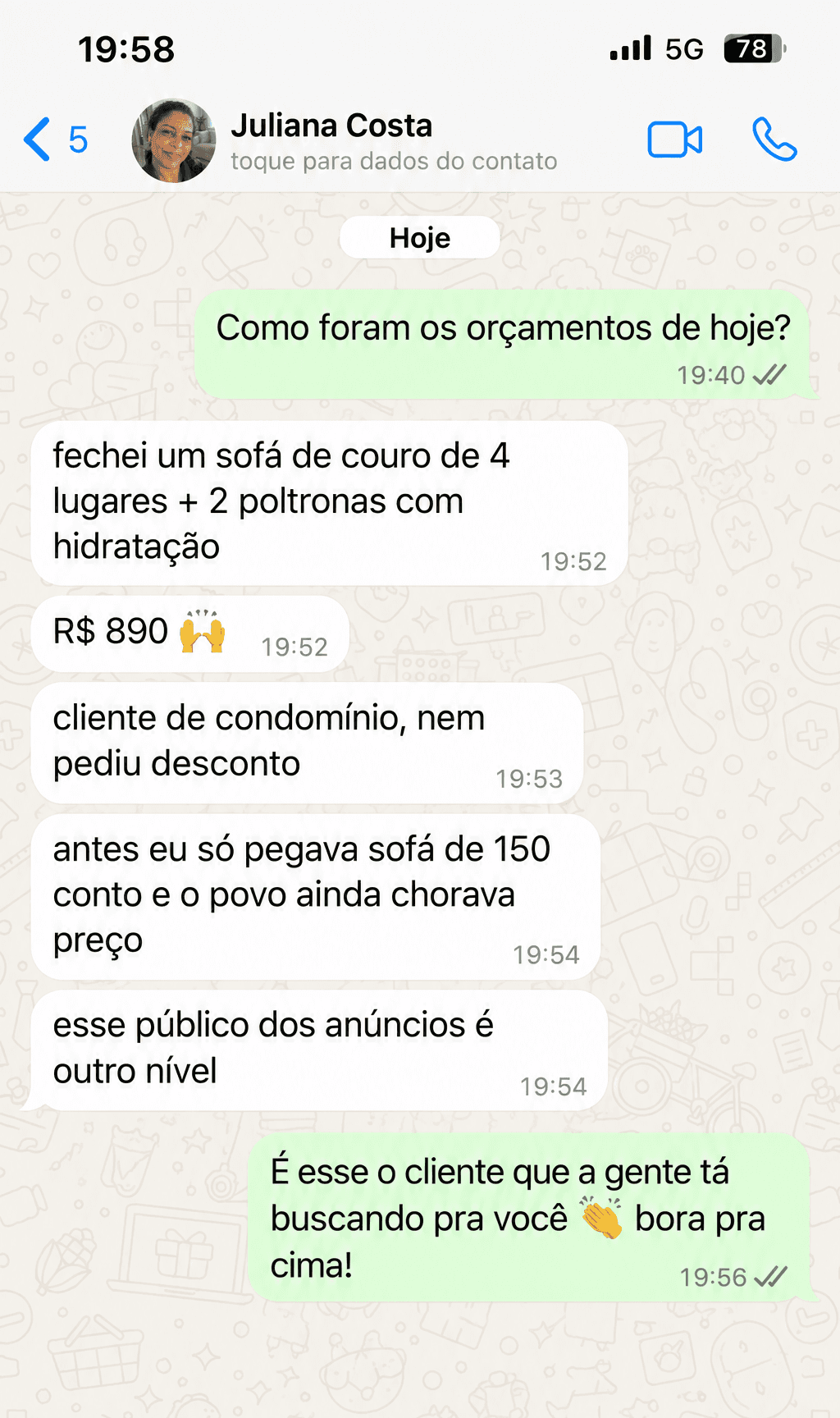 Conversa no WhatsApp: o higienizador fechou um sofá de couro e duas poltronas com hidratação por R$ 890, com cliente de condomínio que nem pediu desconto.